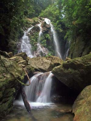 20091205234135-catarataenpicobonitohotzf3.jpg